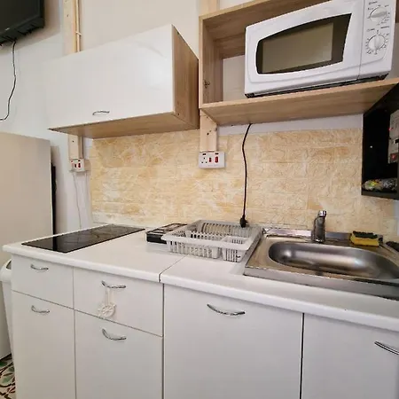 Properties - Modern Studio With Roof Terrace And Private Yard Gzira