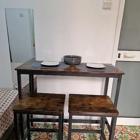 דירה Properties - Modern Studio With Roof Terrace And Private Yard